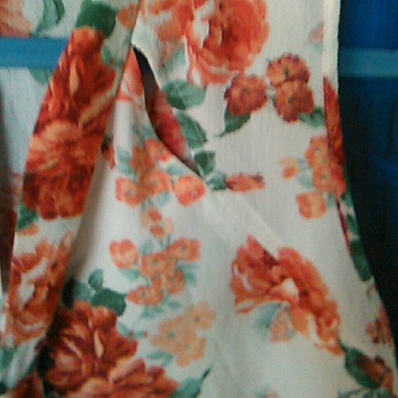 Maternity Blouse - Picture 3 of 4